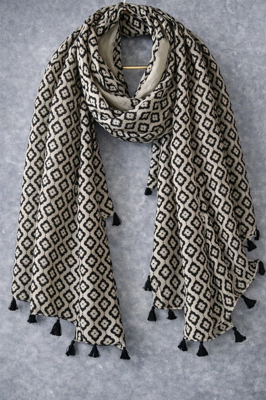 Black & White Geometric Diamond Scarf